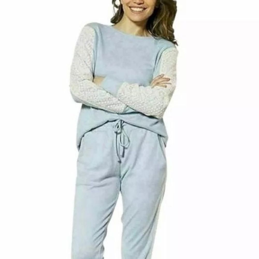 Flora Nikrooz Women's 2 Piece Long Sleeve Lounge Set with Lace - Picture 8 of 9